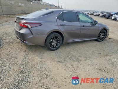 Trzecie zdjęcie samochodu z tyłu: 2024 TOYOTA CAMRY SE VIN:4T1G11AKXRU855050 - miniatura