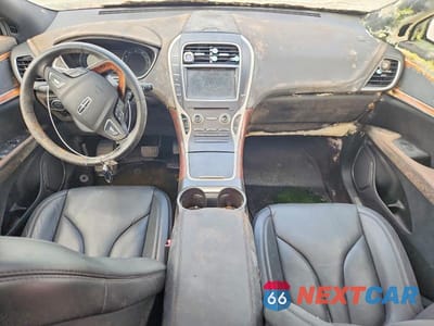 Zdjęcie 8 z 13 samochodu: 2016 LINCOLN MKX SELECT VIN:2LMTJ6KR5GBL51309 - miniatura
