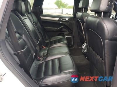 Zdjęcie 11 z 13 samochodu: 2012 PORSCHE CAYENNE TURBO VIN:WP1AC2A25CLA84695 - miniatura