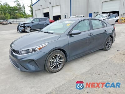 2022 KIA FORTE LXS 3KPF24AD8NE464889 - główne zdjęcie licytacji z USA - miniatura