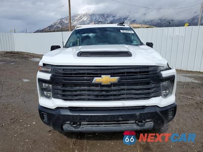 Piąte zdjęcie samochodu w środku: 2024 CHEVROLET SILVERADO UTILITY / SERVICE TRUCK VIN:1GC3YLE70RF202098 - miniatura