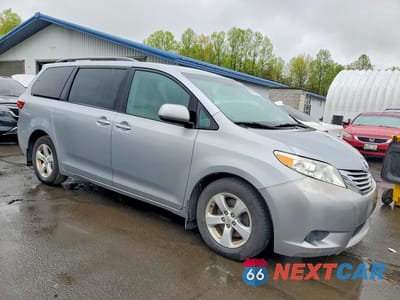 Czwarte zdjęcie samochodu z boku: 2017 TOYOTA SIENNA LE VIN:5TDKZ3DC6HS782155 - miniatura