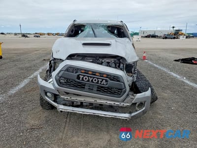 Piąte zdjęcie samochodu w środku: 2020 TOYOTA TACOMA TRD SPORT VIN:3TMAZ5CN1LM122205 - miniatura