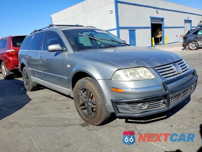 Czwarte zdjęcie samochodu z boku: 2003 VOLKSWAGEN PASSAT GLX VIN:WVWWH63B63E317453 - miniatura