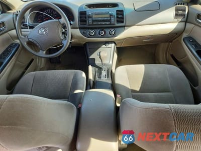 Zdjęcie 8 z 11 samochodu: 2005 TOYOTA CAMRY LE VIN:4T1BE30K55U634199 - miniatura