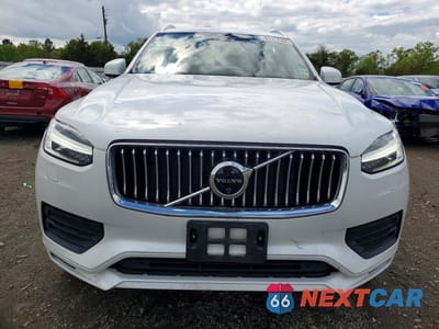 Piąte zdjęcie samochodu w środku: 2020 VOLVO XC90 T6 MOMENTUM VIN:YV4A22PK7L1608045 - miniatura