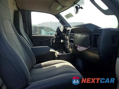 Piąte zdjęcie samochodu w środku: 2023 CHEV EXPRESS G3500 VIN:1GB0GRF72P1122260 - miniatura