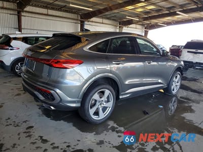 Trzecie zdjęcie samochodu z tyłu: 2025 AUDI Q5 SPORTBACK PREMIUM PLUS VIN:WA1EAAGU9S2098321 - miniatura
