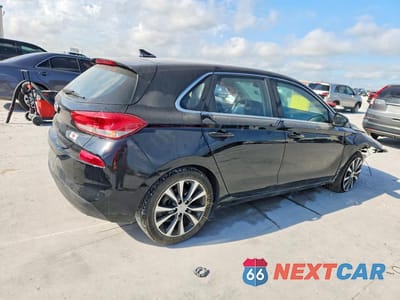 Trzecie zdjęcie samochodu z tyłu: 2018 HYUNDAI ELANTRA GT BASE VIN:KMHH35LE2JU070703 - miniatura