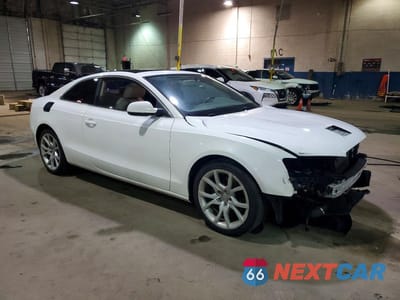 Czwarte zdjęcie samochodu z boku: 2010 AUDI A5 PREMIUM VIN:WAUCFAFR8AA024143 - miniatura