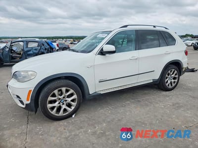 2013 BMW X5 XDRIVE35I 5UXZV4C56D0B17645 - główne zdjęcie licytacji z USA - miniatura