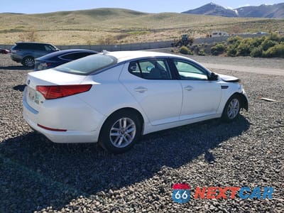 Trzecie zdjęcie samochodu z tyłu: 2011 KIA OPTIMA LX VIN:KNAGM4A74B5109649 - miniatura