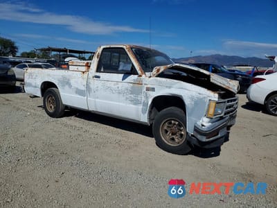 Czwarte zdjęcie samochodu z boku: 1989 CHEVROLET S TRUCK S10 VIN:1GCBS14Z2K8144980 - miniatura