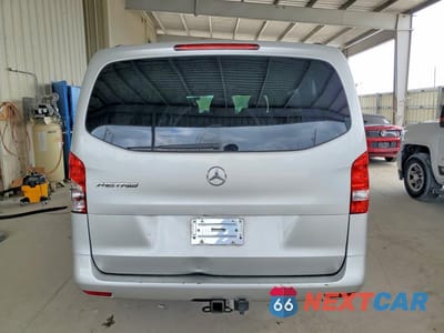 Zdjęcie 6 z 12 samochodu: 2016 MERCEDES-BENZ METRIS VIN:WD4PG2EE0G3096964 - miniatura