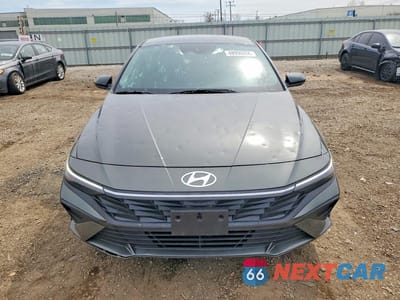 Piąte zdjęcie samochodu w środku: 2025 HYUNDAI ELANTRA SEL SPORT VIN:KMHLM4DG1SU068749 - miniatura