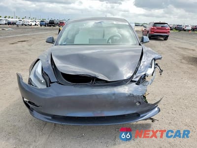 Piąte zdjęcie samochodu w środku: 2023 TESLA MODEL 3 VIN:5YJ3E1EAXPF686565 - miniatura