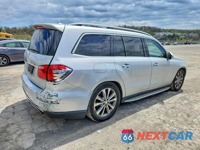 Trzecie zdjęcie samochodu z tyłu: 2016 MERCEDES-BENZ GL 450 4MATIC VIN:4JGDF6EE5GA631138 - miniatura