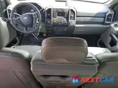 Zdjęcie 8 z 11 samochodu: 2019 FORD F350 SUPER DUTY UTILITY / SERVICE TRUCK VIN:1FD7X3ET3KEF23223 - miniatura