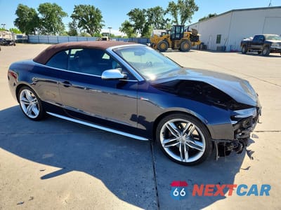Czwarte zdjęcie samochodu z boku: 2013 AUDI S5 PREMIUM PLUS VIN:WAUCGAFHXDN003523 - miniatura