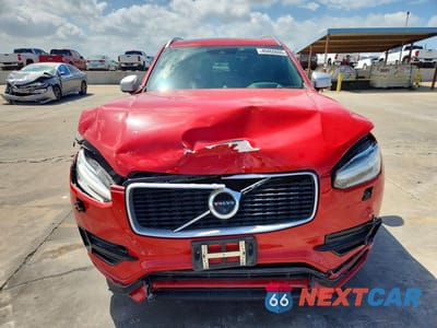 Piąte zdjęcie samochodu w środku: 2016 VOLVO XC90 T6 VIN:YV4A22PM6G1081669 - miniatura