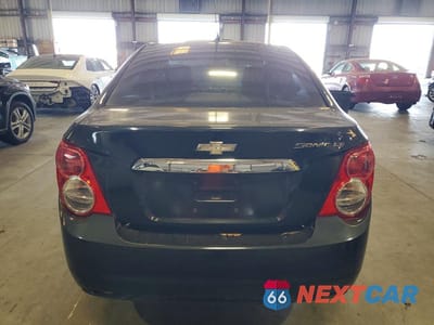 Zdjęcie 6 z 12 samochodu: 2014 CHEVROLET SONIC LT VIN:1G1JC5SH4E4174190 - miniatura