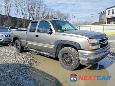 Czwarte zdjęcie samochodu z boku: 2006 CHEVROLET SILVERADO K1500 VIN:1GCEK19V86Z210600 - miniatura