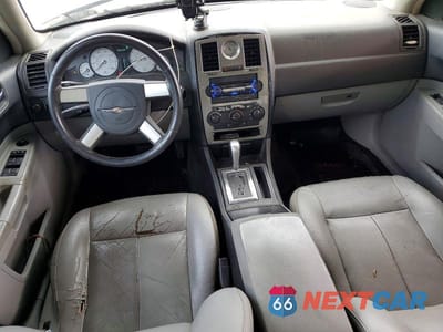 Zdjęcie 8 z 12 samochodu: 2007 CHRYSLER 300 TOURING VIN:2C3KK53G27H790307 - miniatura