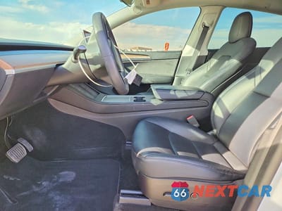 Zdjęcie 7 z 14 samochodu: 2022 TESLA MODEL Y VIN:7SAYGAEE5NF517735 - miniatura