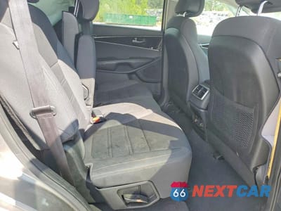Zdjęcie 11 z 13 samochodu: 2016 KIA SORENTO LX VIN:5XYPG4A39GG048448 - miniatura
