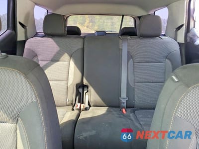 Zdjęcie 10 z 13 samochodu: 2018 CHEVROLET TRAVERSE LS VIN:1GNEVFKW0JJ108391 - miniatura