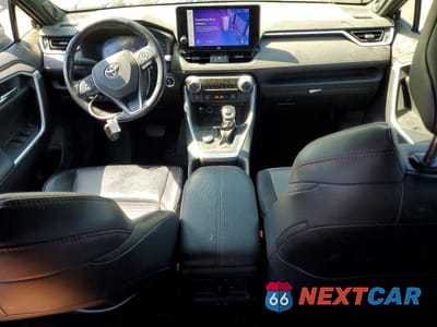 Zdjęcie 8 z 13 samochodu: 2024 TOYOTA RAV4 PRIME XSE VIN:JTMEB3FV8RD226121 - miniatura