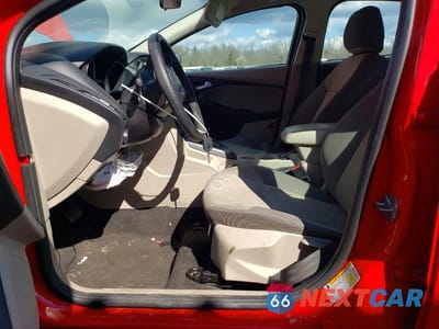 Zdjęcie 7 z 12 samochodu: 2014 FORD FOCUS SE VIN:1FADP3K23EL284264 - miniatura