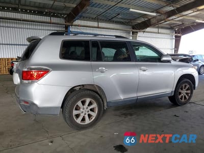 Trzecie zdjęcie samochodu z tyłu: 2012 TOYOTA HIGHLANDER SE VIN:5TDBK3EH1CS161350 - miniatura