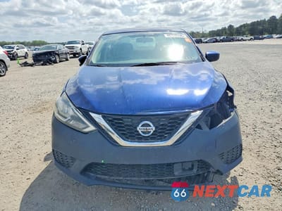 Piąte zdjęcie samochodu w środku: 2019 NISSAN SENTRA S VIN:3N1AB7AP2KY260172 - miniatura
