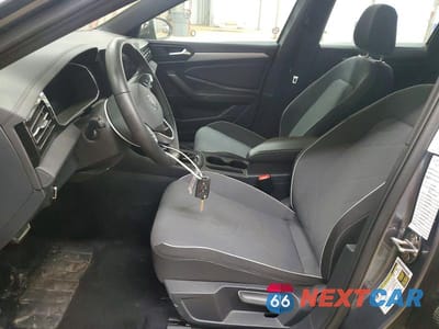 Zdjęcie 7 z 11 samochodu: 2025 VOLKSWAGEN JETTA SPORT VIN:3VWBX7BU7SM073537 - miniatura