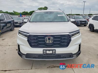 Piąte zdjęcie samochodu w środku: 2025 HONDA PILOT VIN:5FNYG1H89SB144889 - miniatura