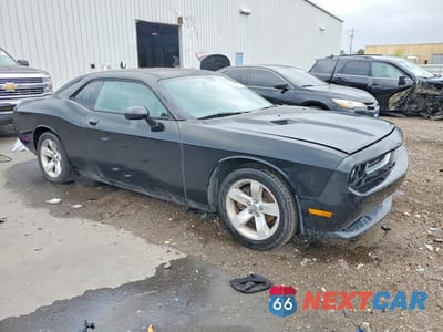 Czwarte zdjęcie samochodu z boku: 2014 DODGE CHALLENGER SXT VIN:2C3CDYAG5EH238672 - miniatura