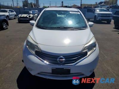 Piąte zdjęcie samochodu w środku: 2016 NISSAN VERSA NOTE SV VIN:3N1CE2CP1GL377732 - miniatura