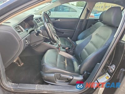 Zdjęcie 7 z 12 samochodu: 2011 VOLKSWAGEN JETTA SE VIN:3VWDX7AJ3BM307494 - miniatura