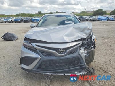 Piąte zdjęcie samochodu w środku: 2021 TOYOTA CAMRY SE VIN:4T1G11AK6MU471615 - miniatura