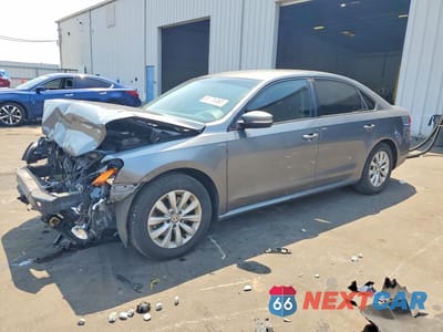 2015 VOLKSWAGEN PASSAT S 1VWAT7A31FC075565 - główne zdjęcie licytacji z USA - miniatura