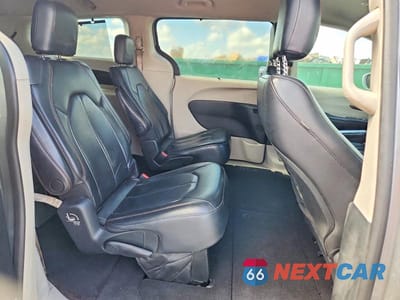 Zdjęcie 11 z 13 samochodu: 2018 CHRYSLER PACIFICA TOURING L VIN:2C4RC1BGXJR112200 - miniatura