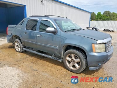 Czwarte zdjęcie samochodu z boku: 2008 CHEVROLET AVALANCHE K1500 VIN:3GNFK12358G139296 - miniatura