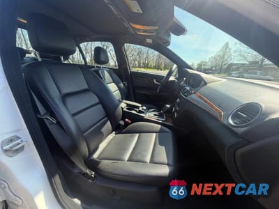 Piąte zdjęcie samochodu w środku: 2013 MERCEDES-BENZ C 300 4MATIC VIN:WDDGF8AB5DR260364 - miniatura
