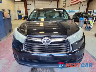 Piąte zdjęcie samochodu w środku: 2015 TOYOTA HIGHLANDER LE VIN:5TDBKRFH5FS143018 - miniatura