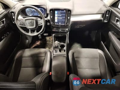 Zdjęcie 8 z 13 samochodu: 2020 VOLVO XC40 T5 MOMENTUM VIN:YV4162UK5L2323704 - miniatura