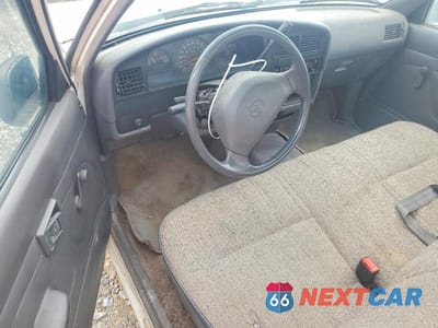 Zdjęcie 8 z 13 samochodu: 1994 TOYOTA PICKUP DX VIN:4TARN81P8RZ279804 - miniatura
