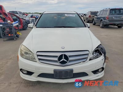 Piąte zdjęcie samochodu w środku: 2010 MERCEDES-BENZ C 300 VIN:WDDGF5EB3AA401578 - miniatura