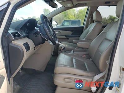 Zdjęcie 6 z 13 samochodu: 2014 HONDA ODYSSEY TOURING VIN:5FNRL5H97EB030541 - miniatura