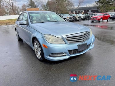 Czwarte zdjęcie samochodu z boku: 2014 MERCEDES-BENZ C 300 4MATIC VIN:WDDGF8AB5ER317146 - miniatura